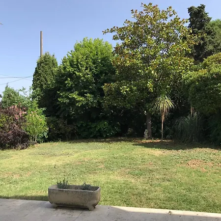 Quiet Private Garden With Pool شقة *