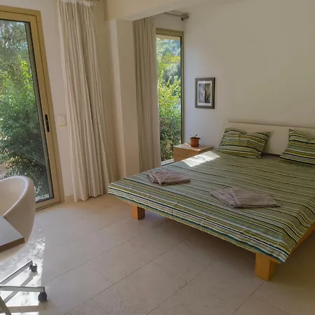Quiet Private Garden With Pool * أنتيب